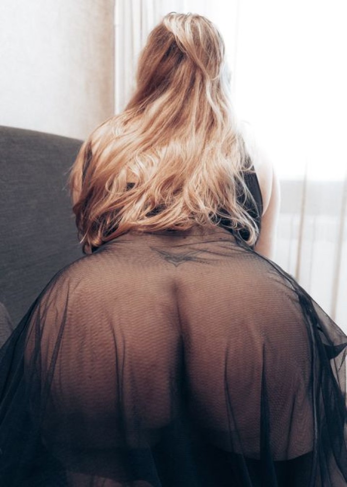 Индивидуалка Алёна фото № 2 в городе Мончегорск